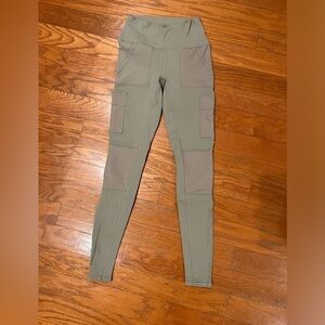 ALO Yoga cargo pant size XS